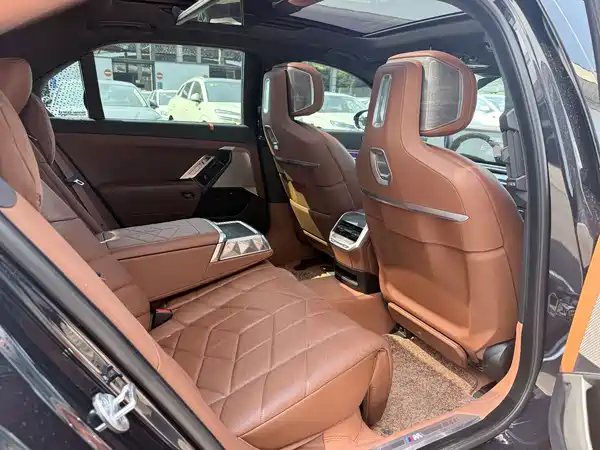BMW 7 Series 2024