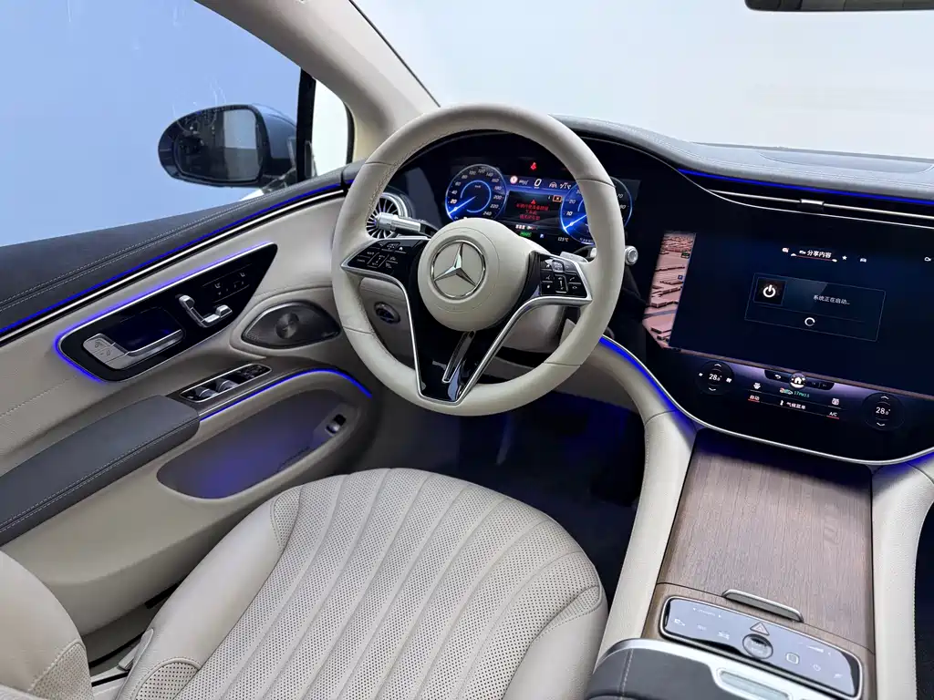 Mercedes-Benz EQS 2024 — фото 15