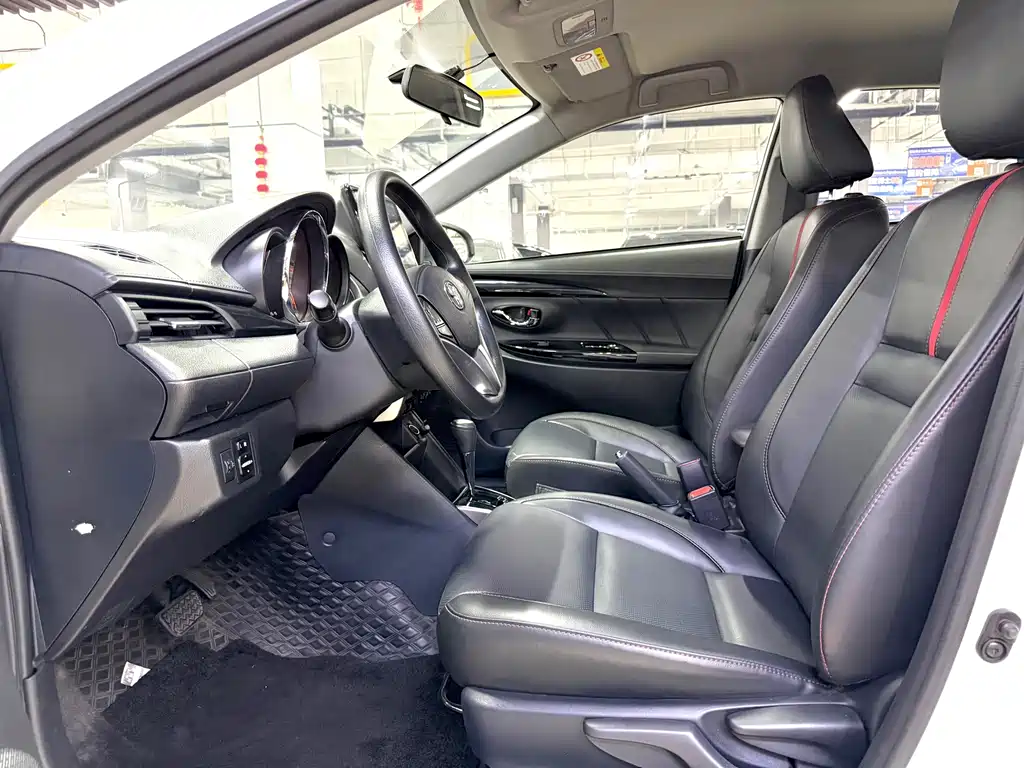 Toyota Yaris L 2022 — фото 8