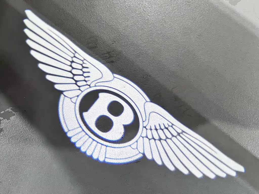 Bentley Bentayga PHEV 2021 — фото 11