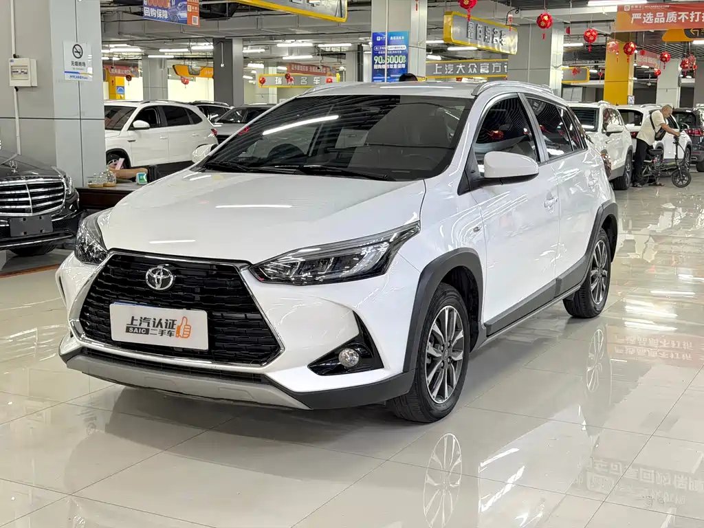 Toyota Yaris L 2022