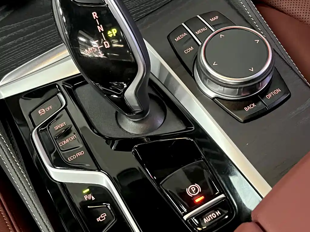 BMW 5 Series 2023 — фото 12