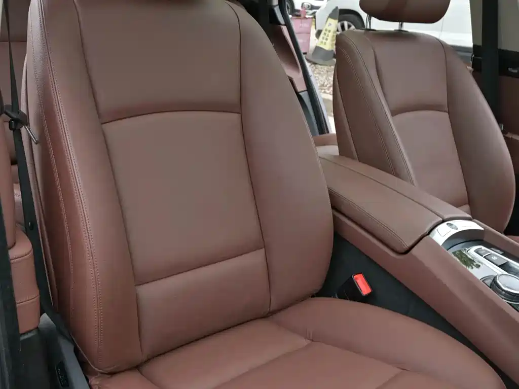 BMW 5 Series GT 2014 — фото 17