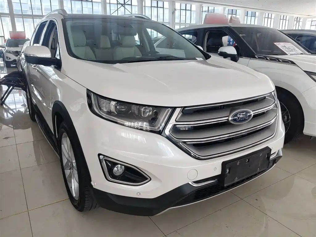 Ford Edge 2016 — фото 20