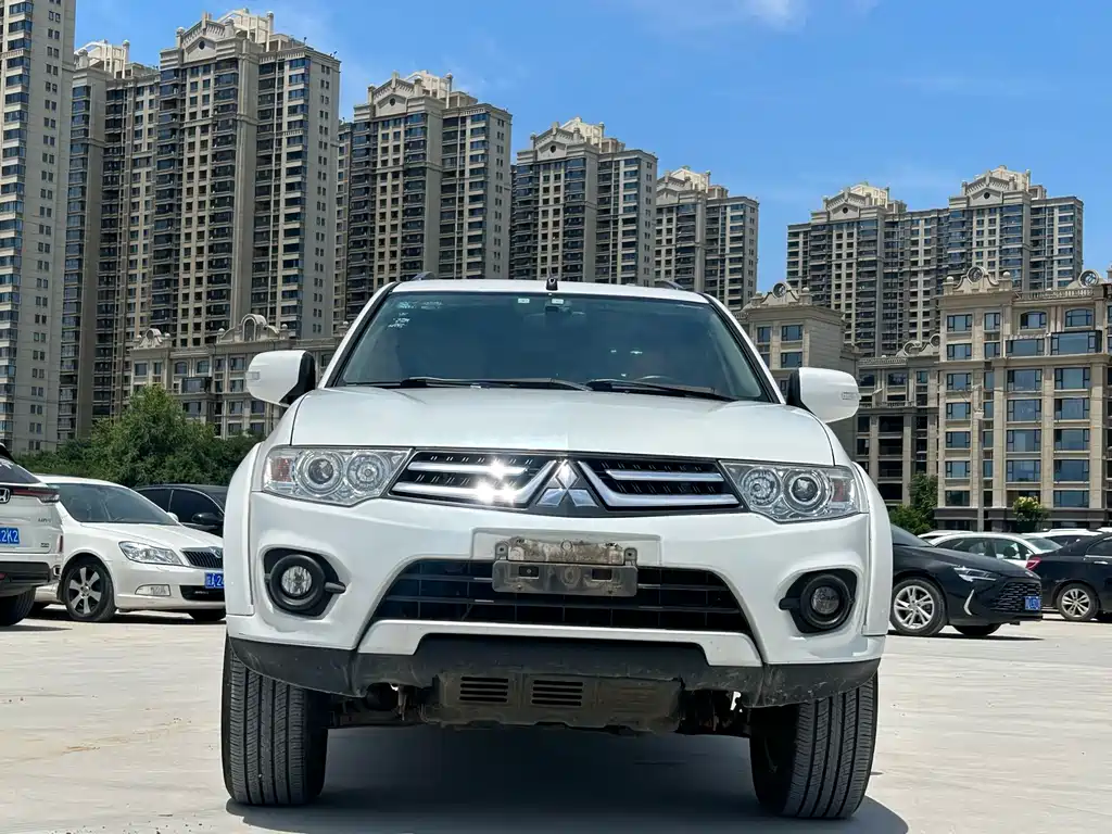 Mitsubishi Pajero Jinchang 2017 — фото 2
