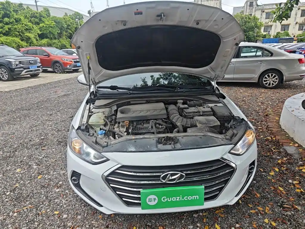Hyundai Elantra 2019 — фото 20