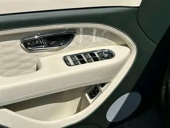 Bentley Bentayga 2023