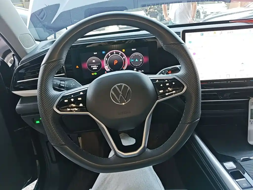 Volkswagen Passat 2025 — фото 11