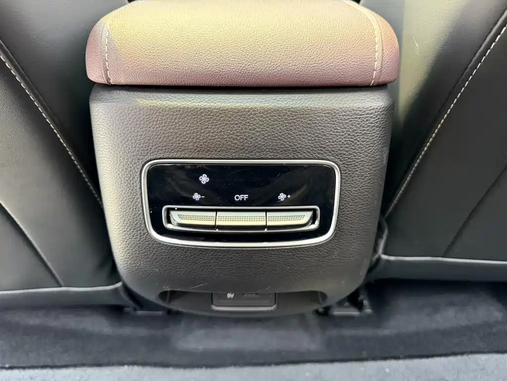 GAC Motor Trumpchi M6 2022 — фото 10