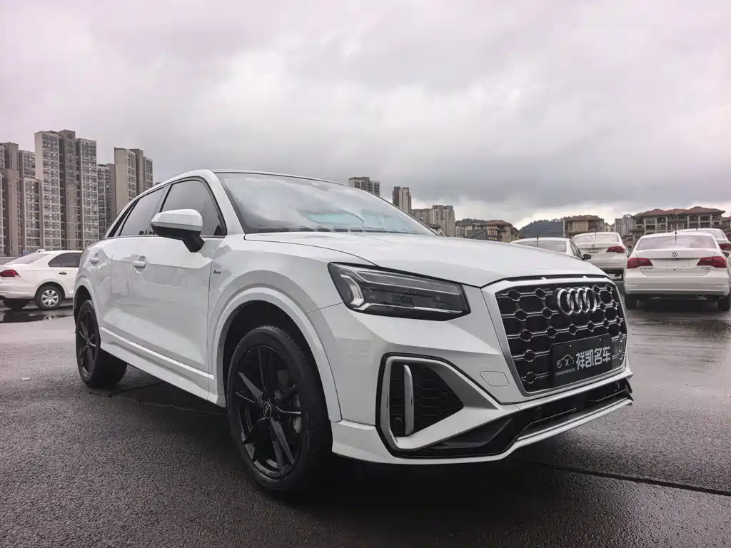 Audi Q2L 2022 — фото 3