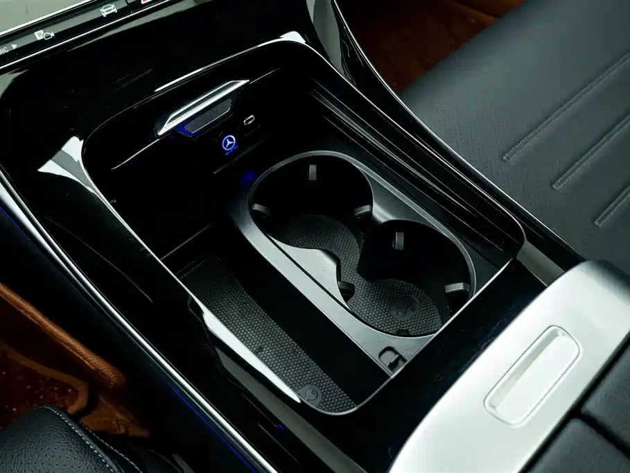 Mercedes-Benz C-Class 2024 — фото 18