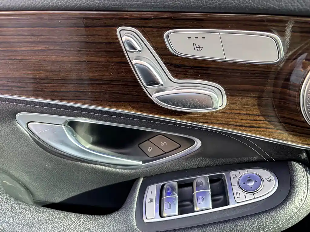 Mercedes-Benz GLC 2019 — фото 16