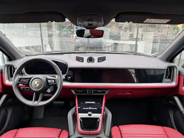 Porsche Cayenne 2024