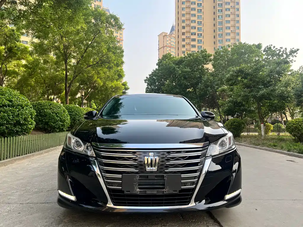 Toyota Crown 2016 — фото 2
