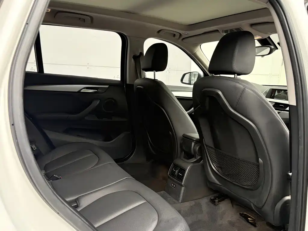 BMW X1 2019 — фото 12