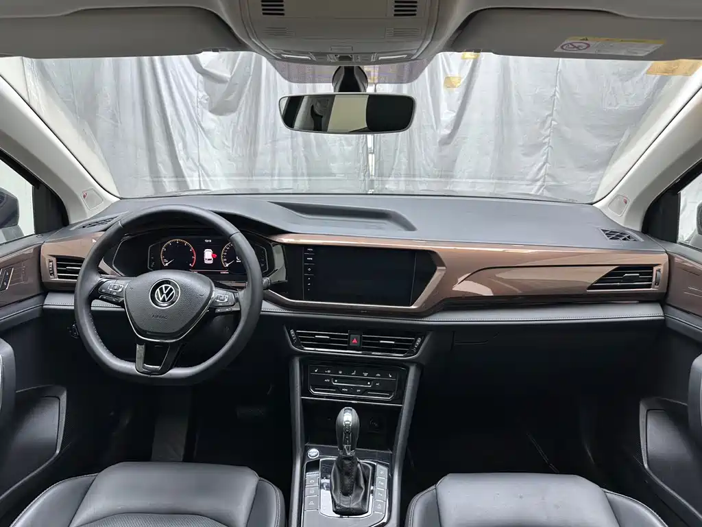 Volkswagen Tharu 2021