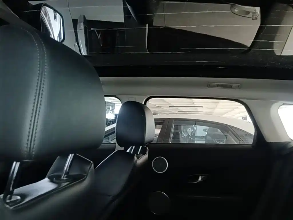 Land Rover Evoque 2015 — фото 18