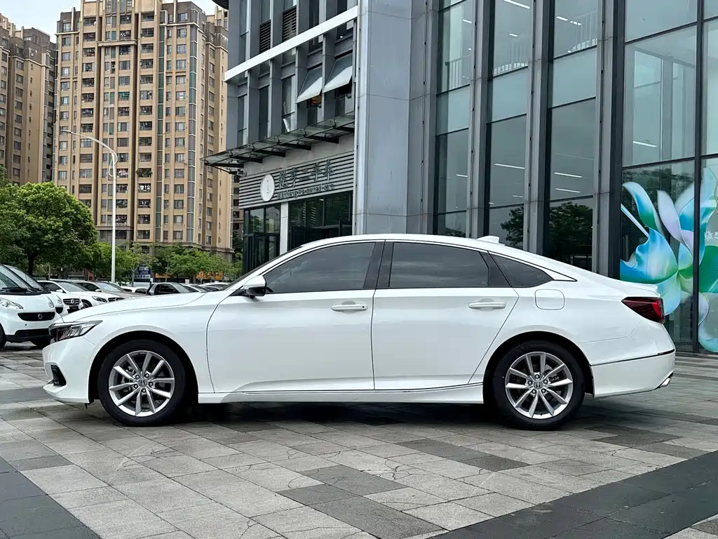 Honda Accord 2022 — фото 3