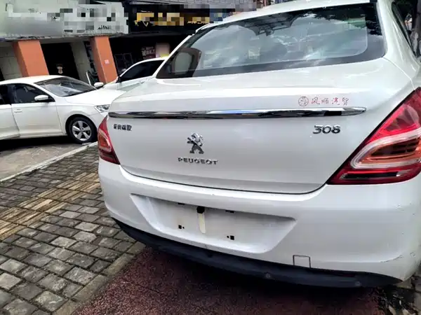 Peugeot 308 2015