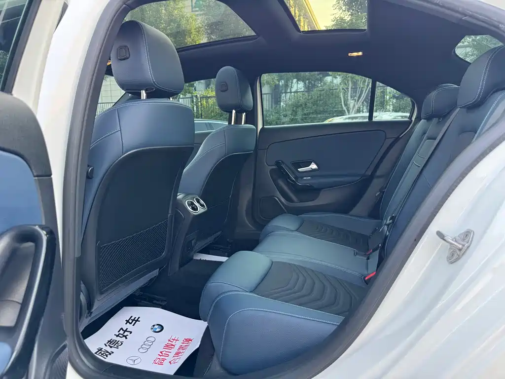 Mercedes-Benz A-Class 2022 — фото 10