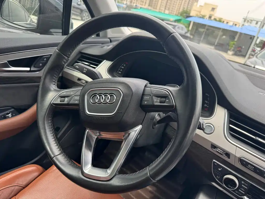 Audi Q7 2018 — фото 16