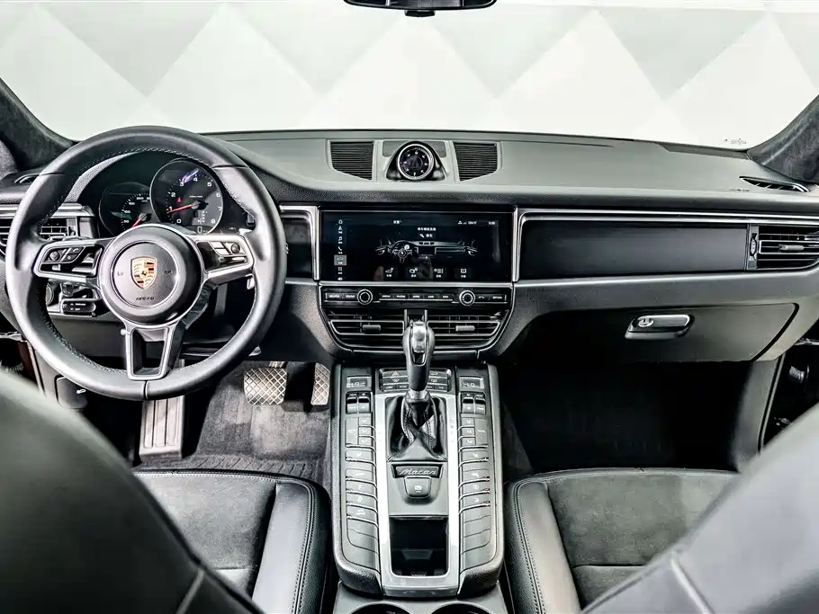 Porsche Macan 2019 — фото 13