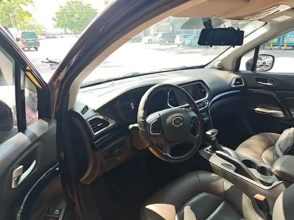 GAC Motor Trumpchi GS4 2015 — фото 10