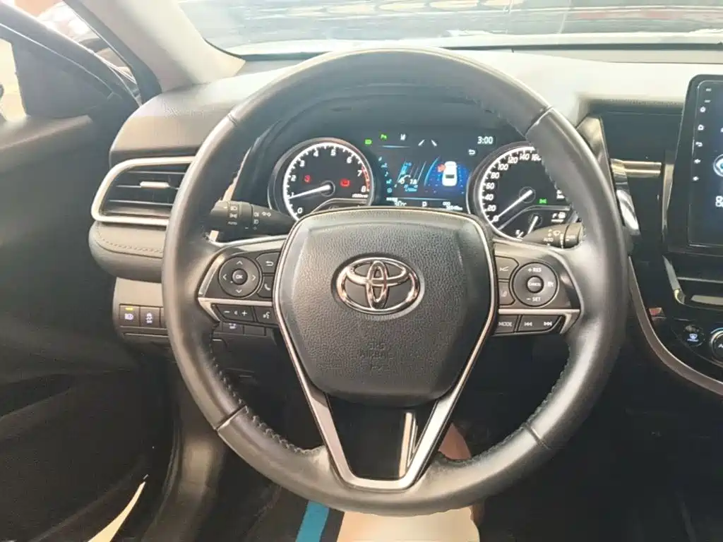 Toyota Camry 2022 — фото 11