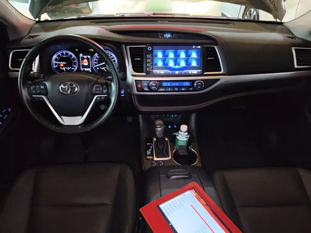 Toyota Highlander 2019 — фото 6