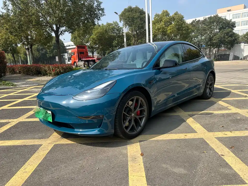 Tesla Model 3 2022 — фото 1