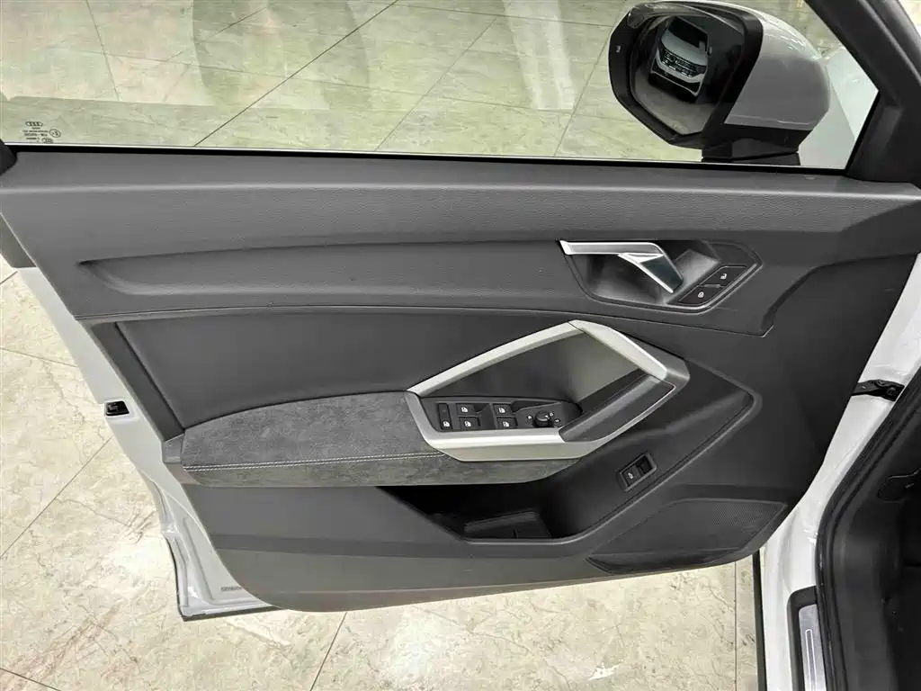 Audi Q3 2022 — фото 10