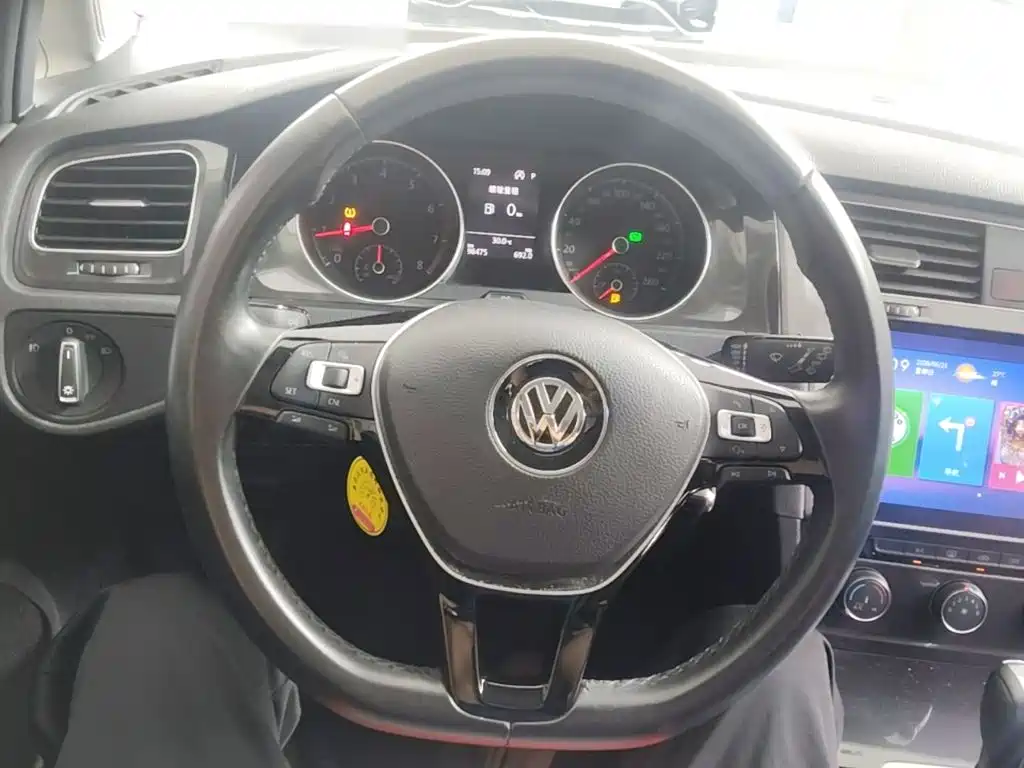 Volkswagen Golf 2018 — фото 11