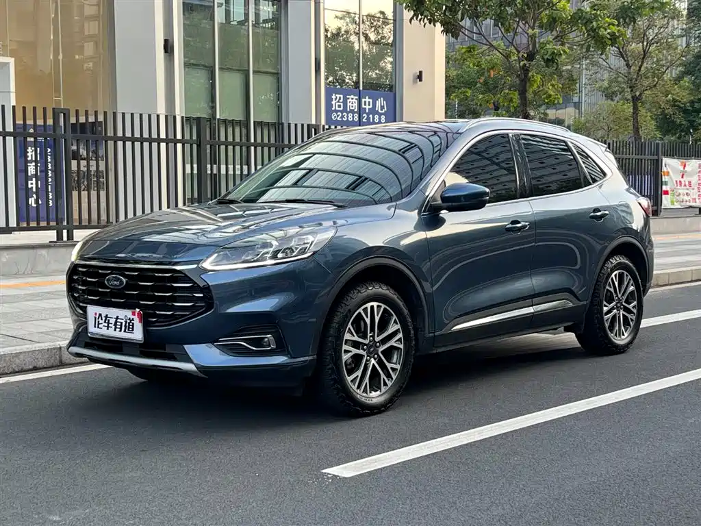 Ford Escape 2022 — фото 1