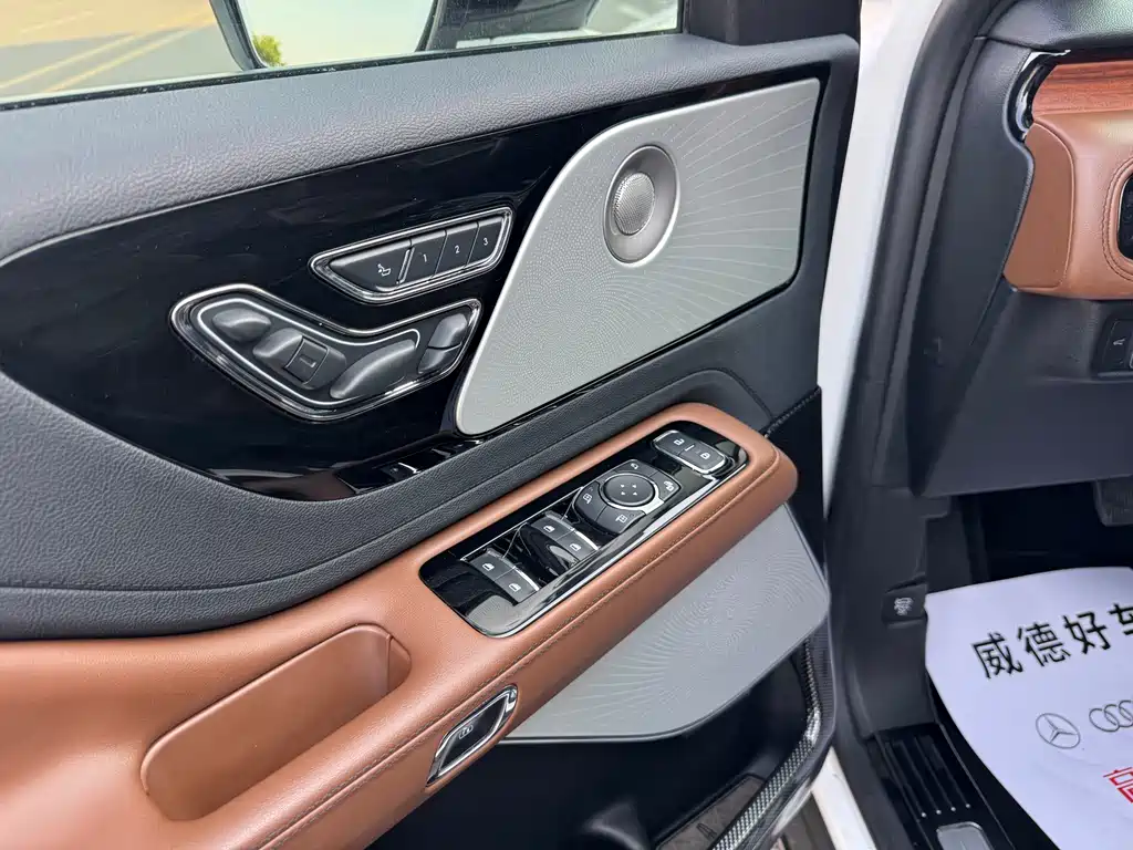 Lincoln Aviator 2020 — фото 10