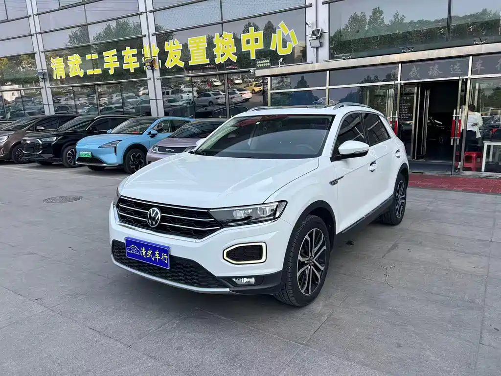 Volkswagen T-Roc 2021 — фото 1