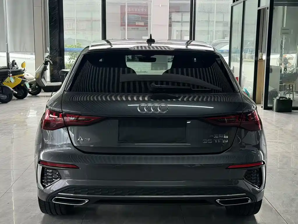 Audi A3 2023 — фото 11