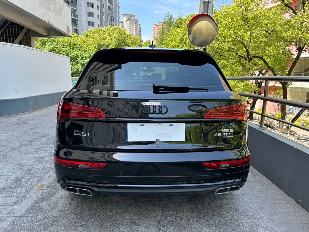 Audi Q5L 2022 — фото 16