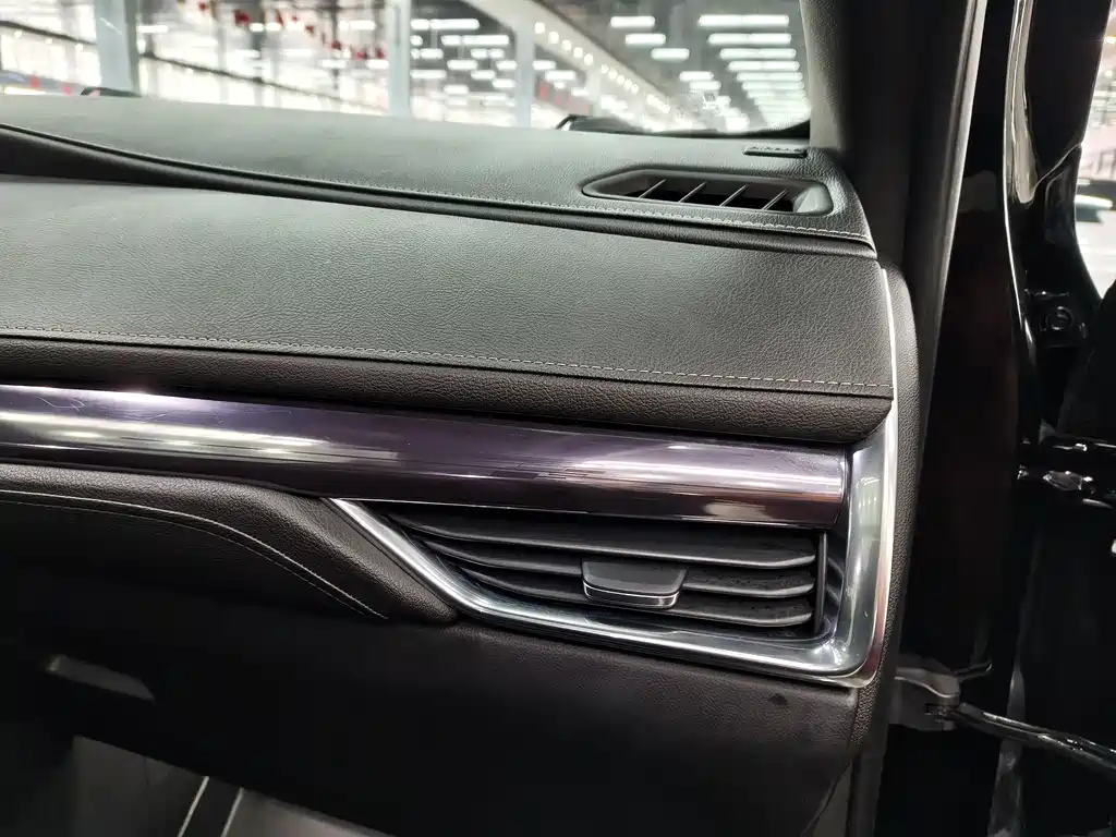 Cadillac XT4 2020 — фото 17
