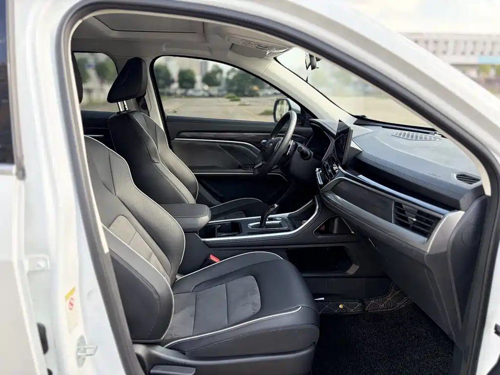 Haval H6 2023 — фото 13