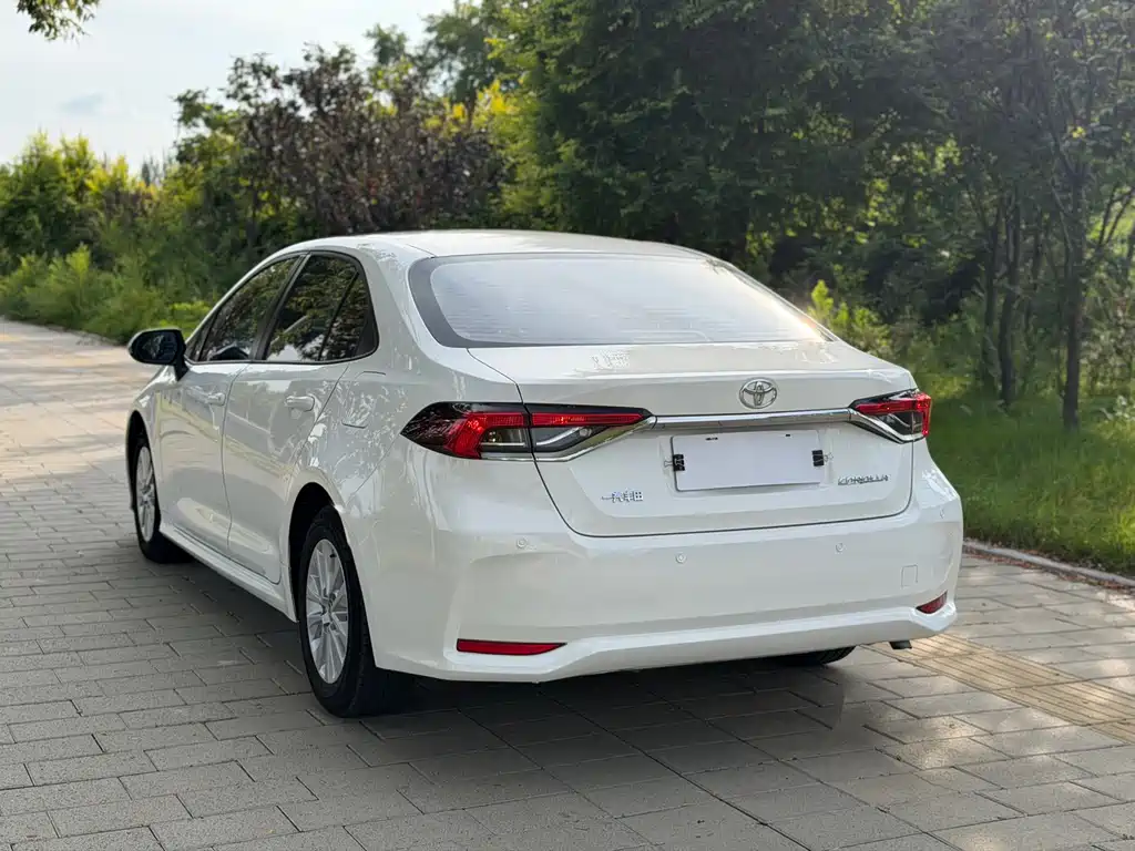 Toyota Corolla 2023 — фото 19