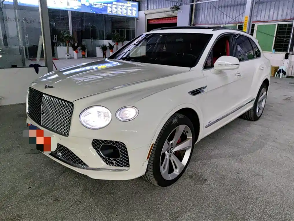 Bentley Bentayga 2022 — фото 1