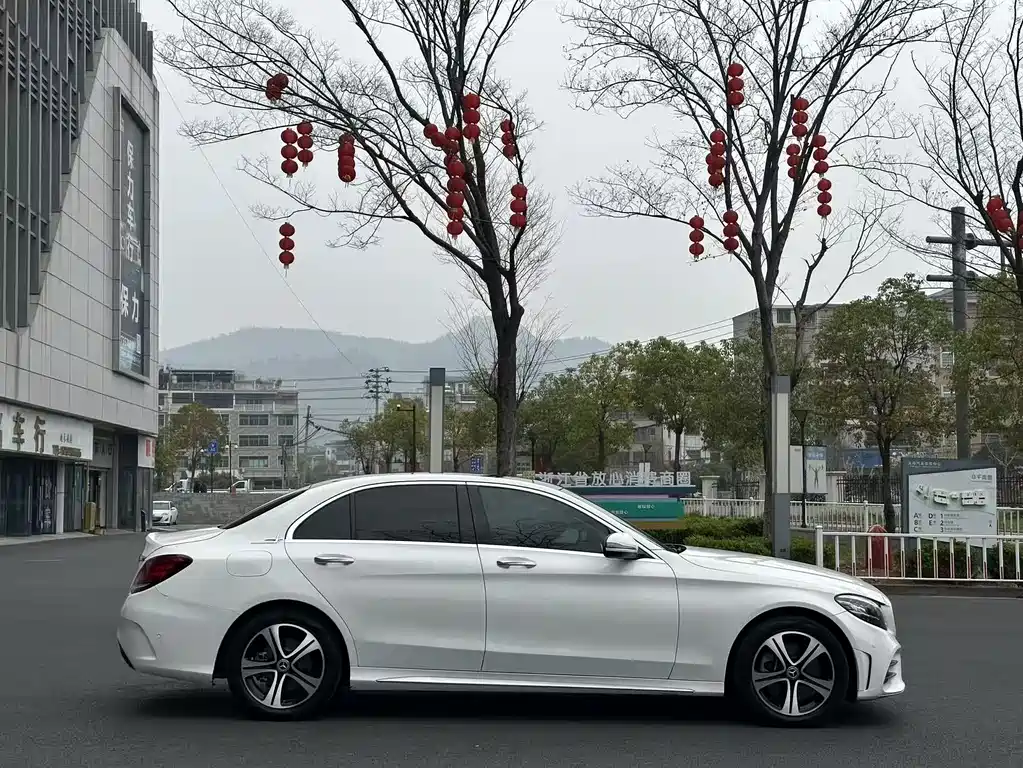 Mercedes-Benz C-Class 2020 — фото 16