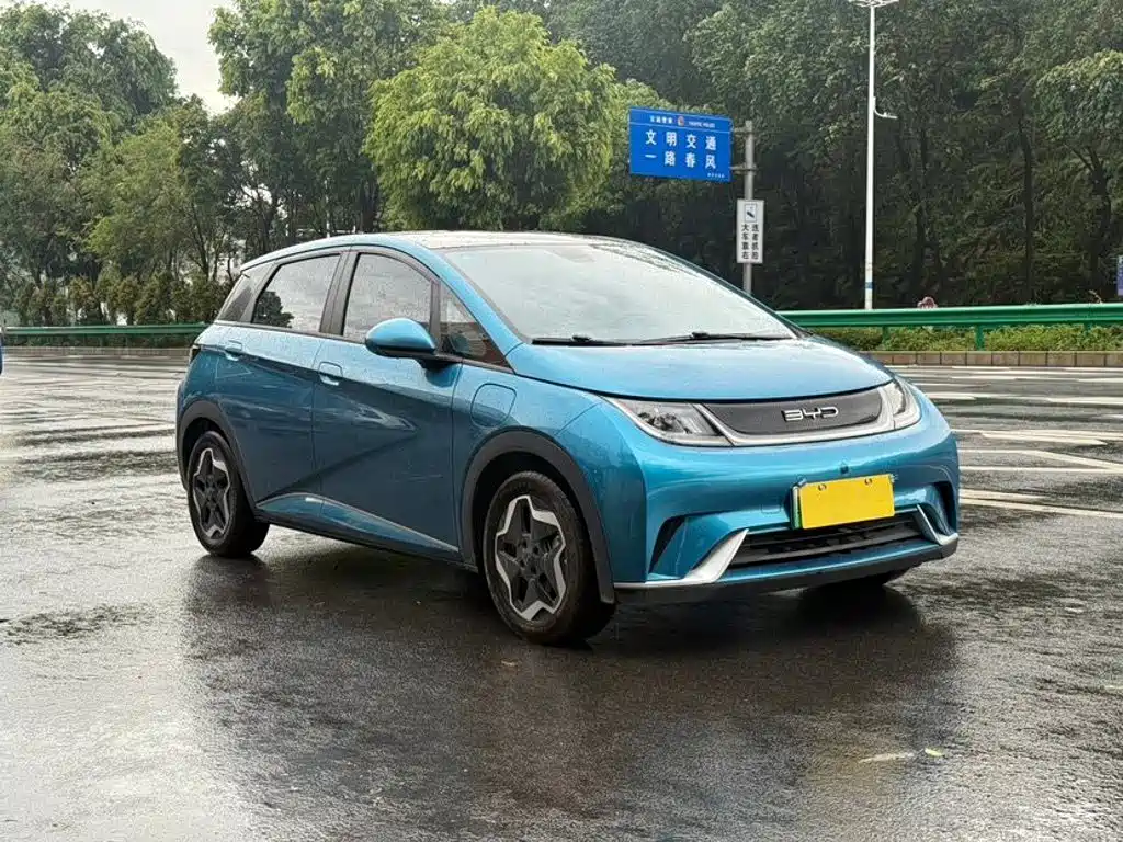 BYD Dolphin 2023