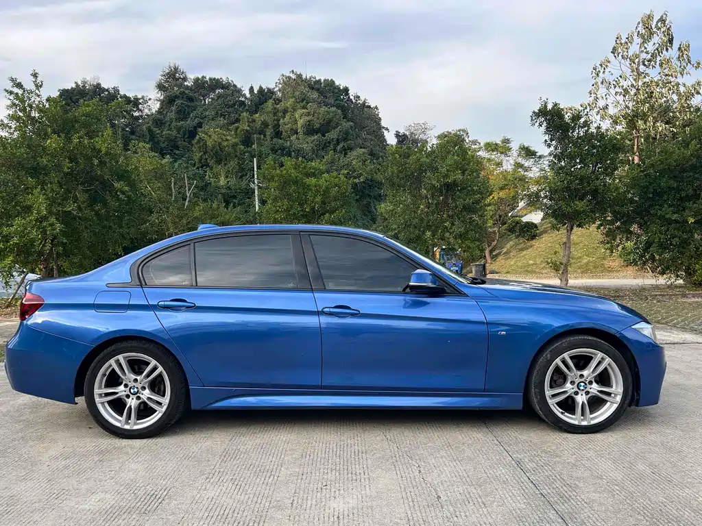 BMW 3 Series 2017 — фото 21