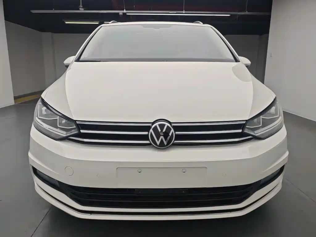 Volkswagen Touran 2022 — фото 3