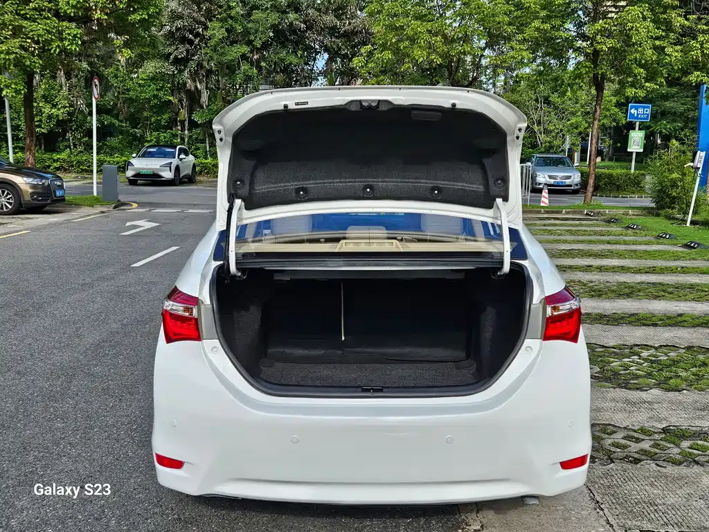 Toyota Corolla 2015 — фото 15