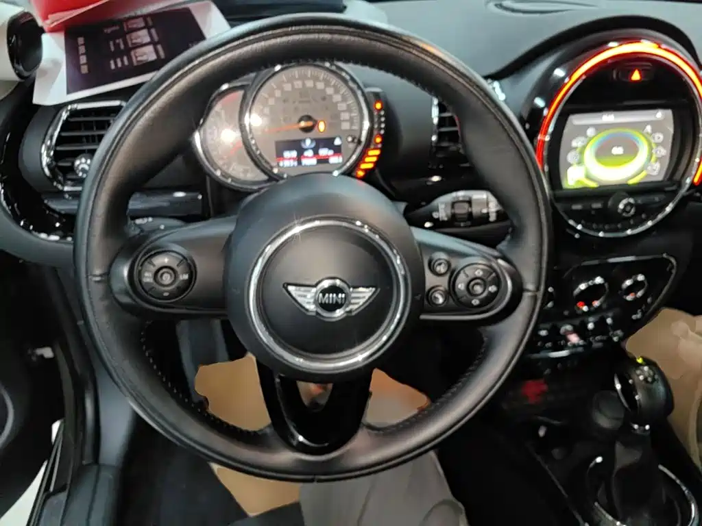MINI Clubman 2018 — фото 11