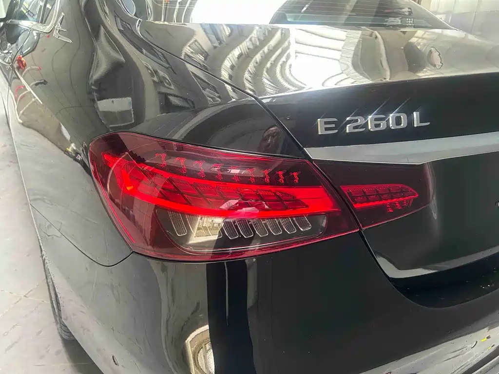 Mercedes-Benz E-Class 2022