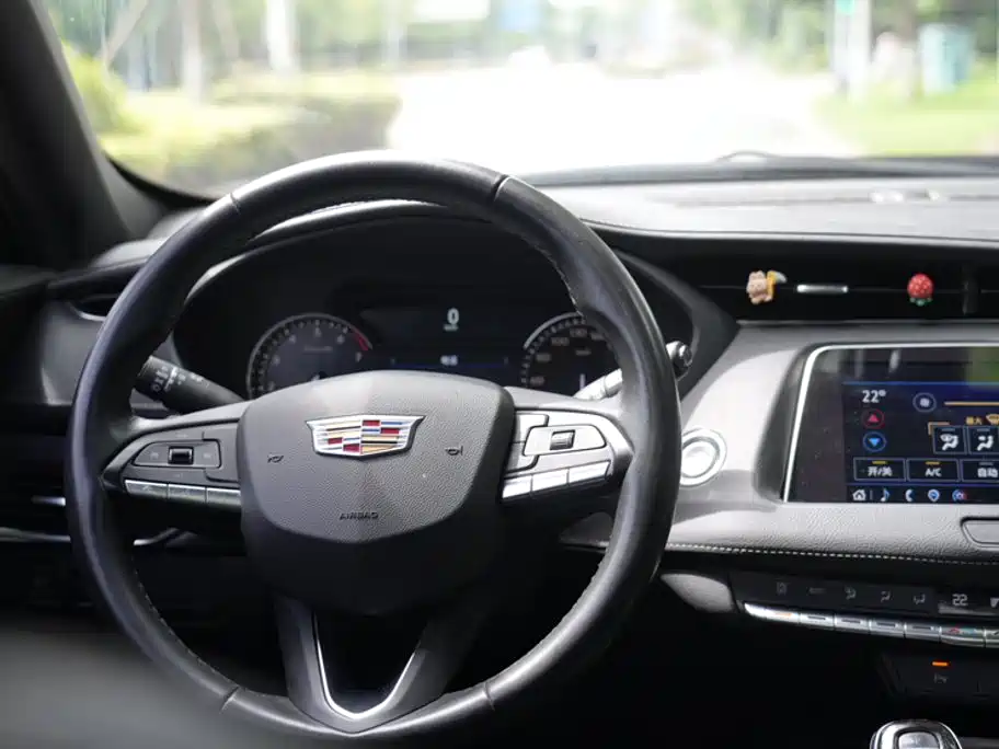 Cadillac XT4 2022 — фото 14