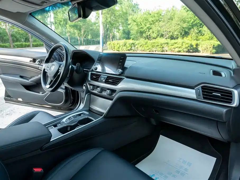 Honda Accord 2020 — фото 23